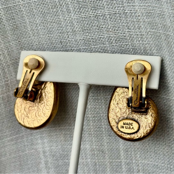 Oscar De La Renta Clip On Earrings - Picture 3 of 3